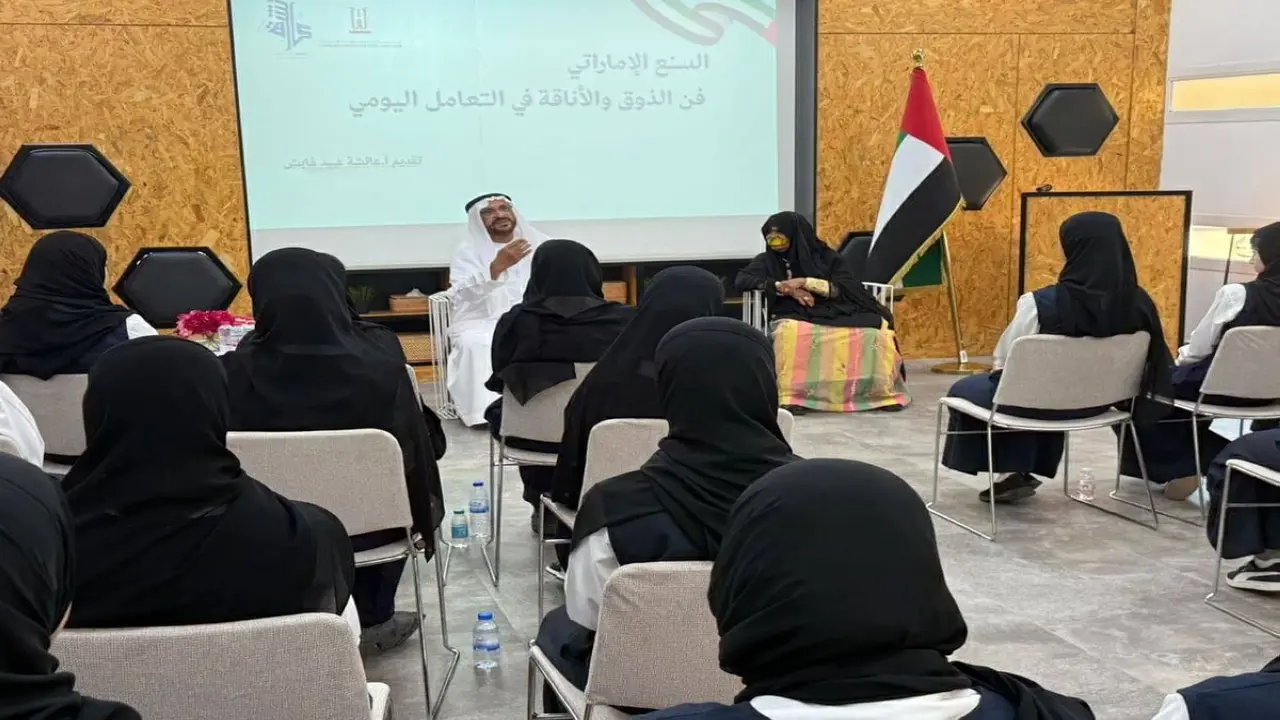 نشاطات فريدة تعزز صلة الشباب بالتراث في أم القيوين